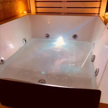 Dom wakacyjny La Dimora Del Re Luxury Con Jacuzzi Bisceglie