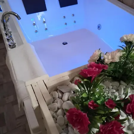 Holiday home La Dimora Del Re Luxury Con Jacuzzi