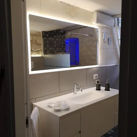 La Dimora Del Re Luxury Con Jacuzzi Holiday home